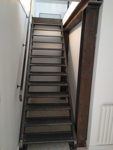 REPERE 2 ESCALIER AVEC RAMPE